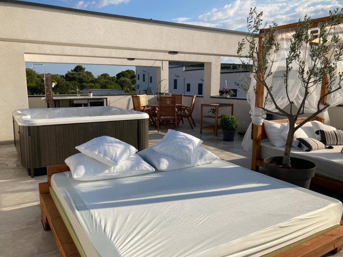 Ferienwohnung Rooftop Spa Trogir Exterior foto